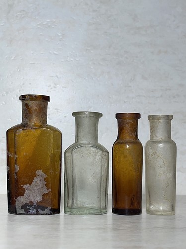 Antiche vecchie bottiglie - , da
