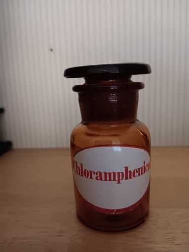 Bottiglia farmacia molto